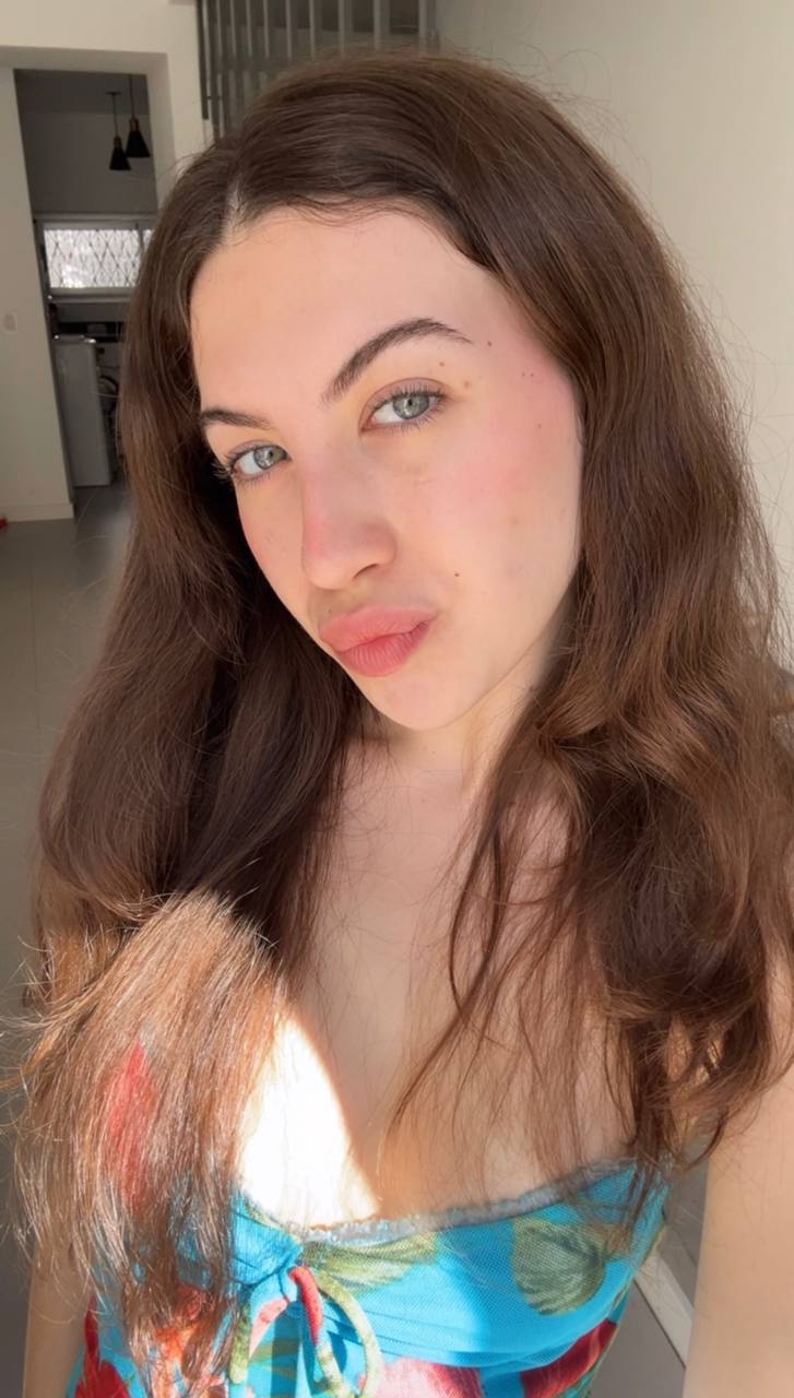 Nude girl Amber in Toronto