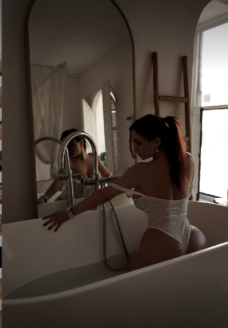 A playful frame from Miranda Faith nude — online in Toronto