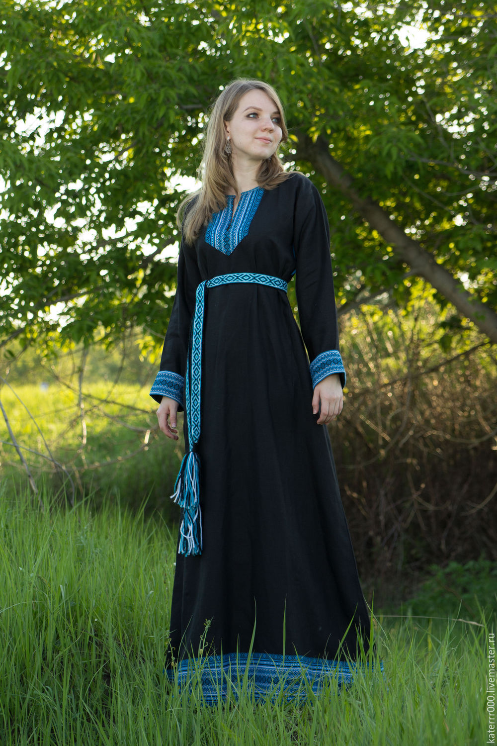 Women in Slavic costumes in Toronto