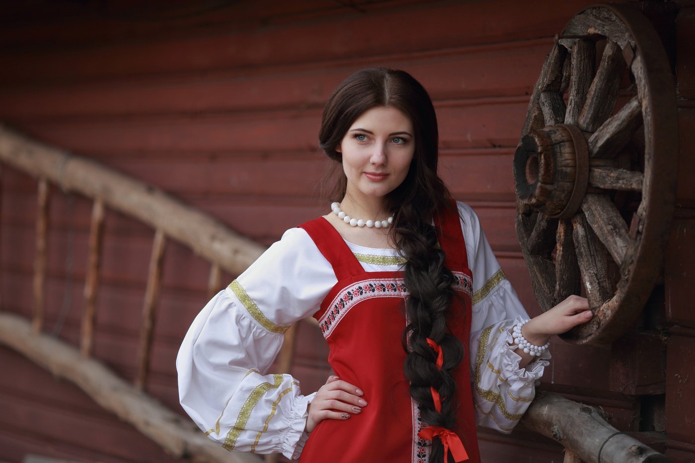 Girls in Slavic costumes’s look of the day — catch her live in Toronto