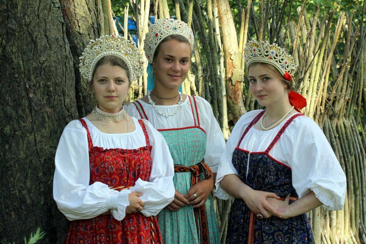 Sexy model Girls in Slavic costumes in Toronto