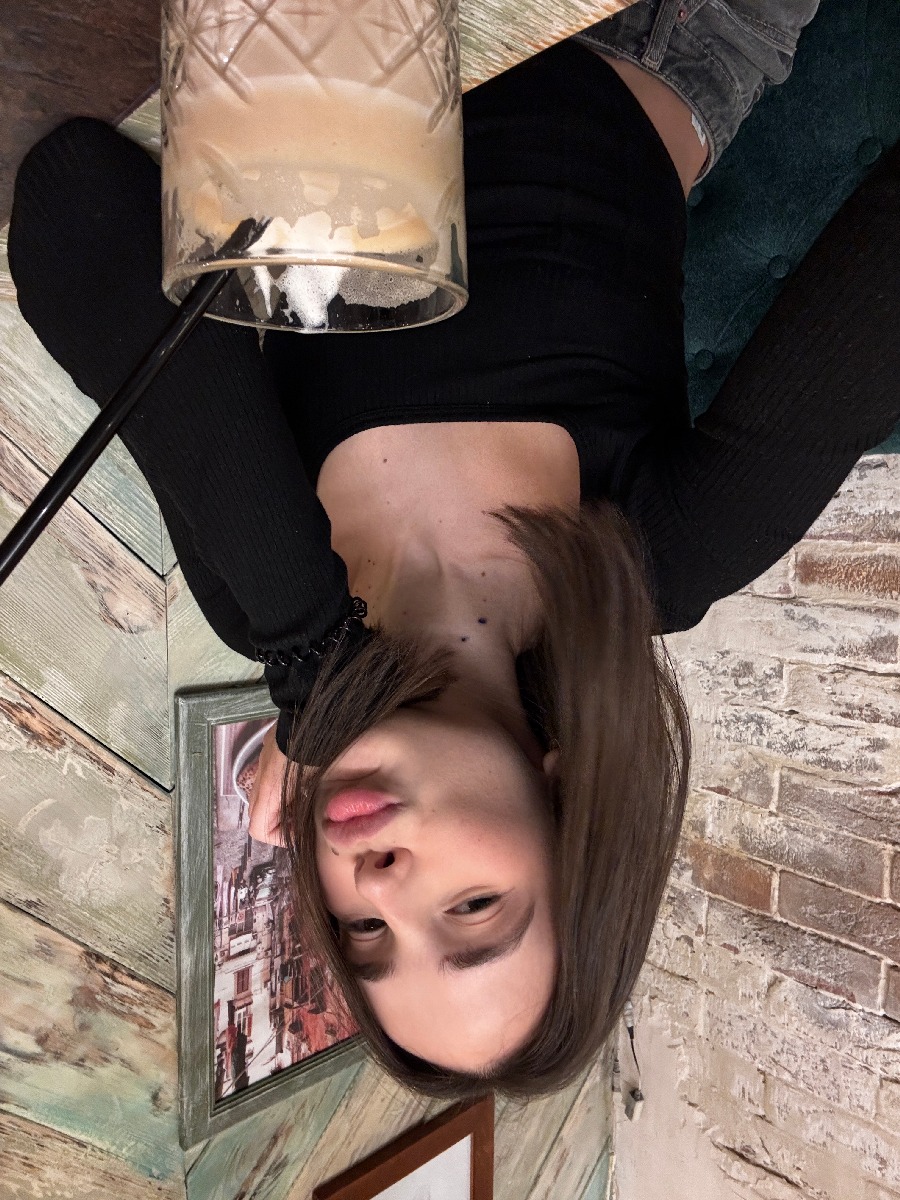 Fresh photos, fresh mood — Tina online in Toronto